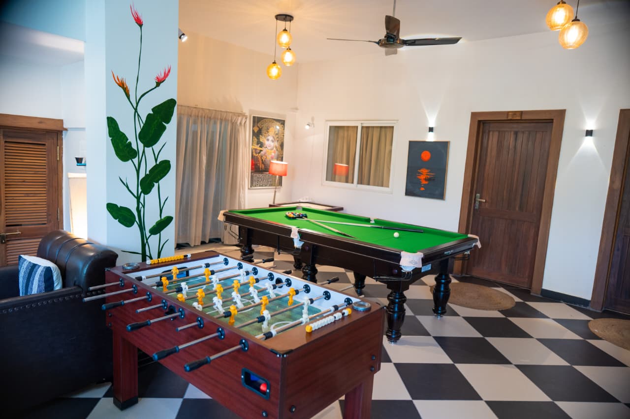 MogVilla dining and social area