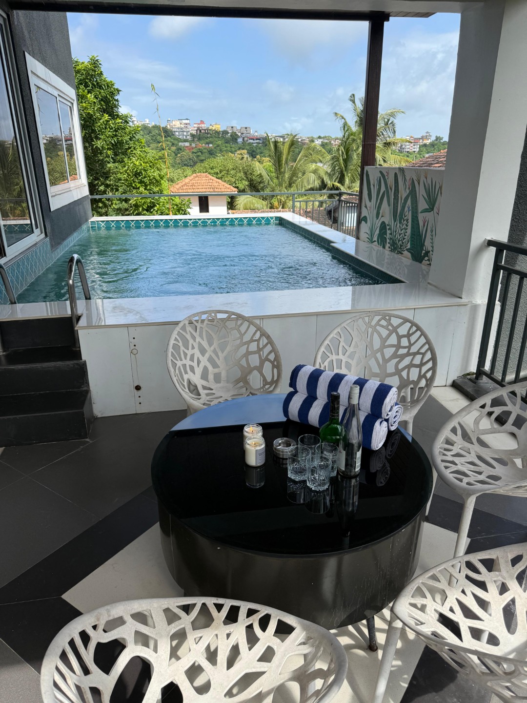 Swimming Pool image 3